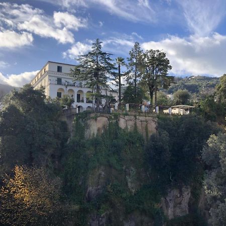 Отель Relais La Rupe Сорренто Экстерьер фото