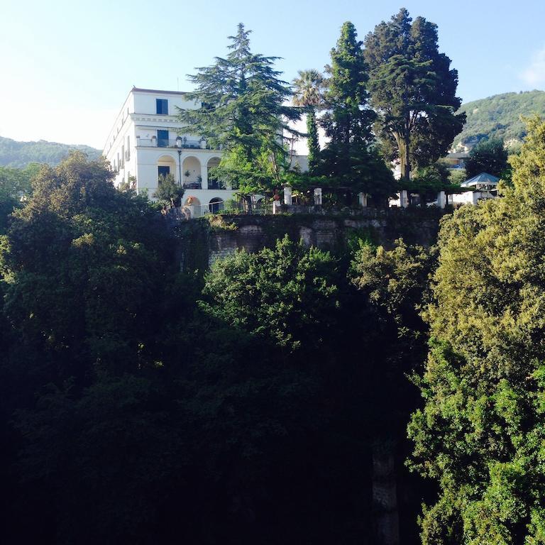 Отель Relais La Rupe Сорренто Экстерьер фото